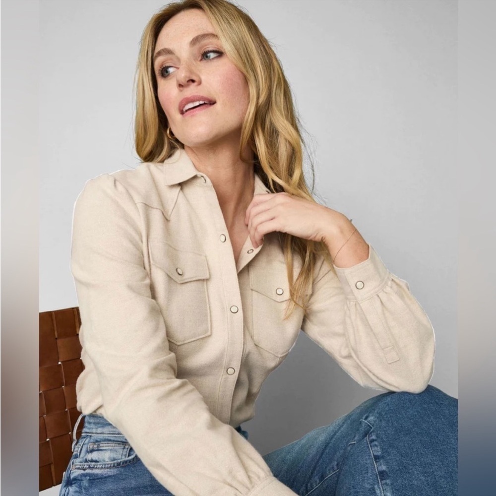 UNTUCK IT- Kaitlin Snap Button Front Shirt
Sz 12 Women's